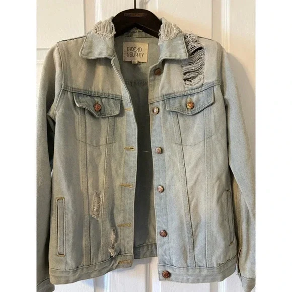 THREAD & SUPPLY Lightwash Distressed Denim
Jacket sz small - Picture 4 of 11